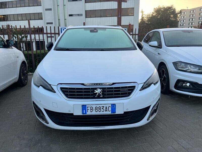 Usato 2015 Peugeot 308 2.0 Diesel 150 CV (11.590 €)