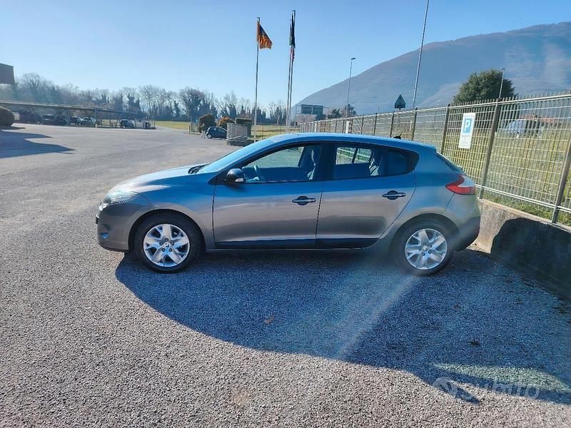Usata Renault Mégane 110 CV (80 kW) 2011 Grigio Berlina