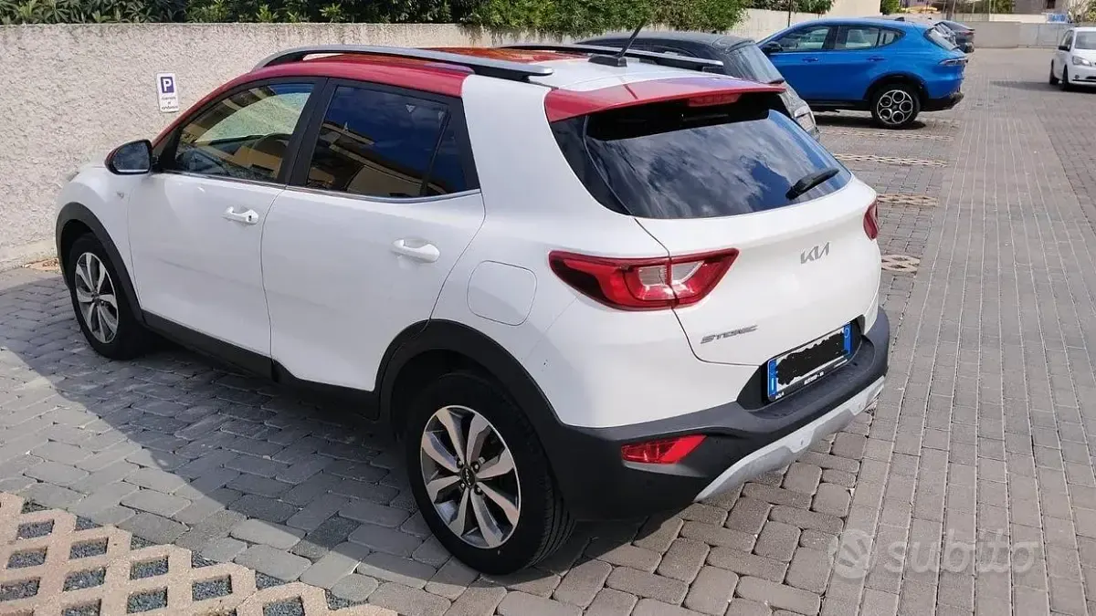 Usata Kia Stonic Style 84 CV (61 kW) 2022 Bianco SUV