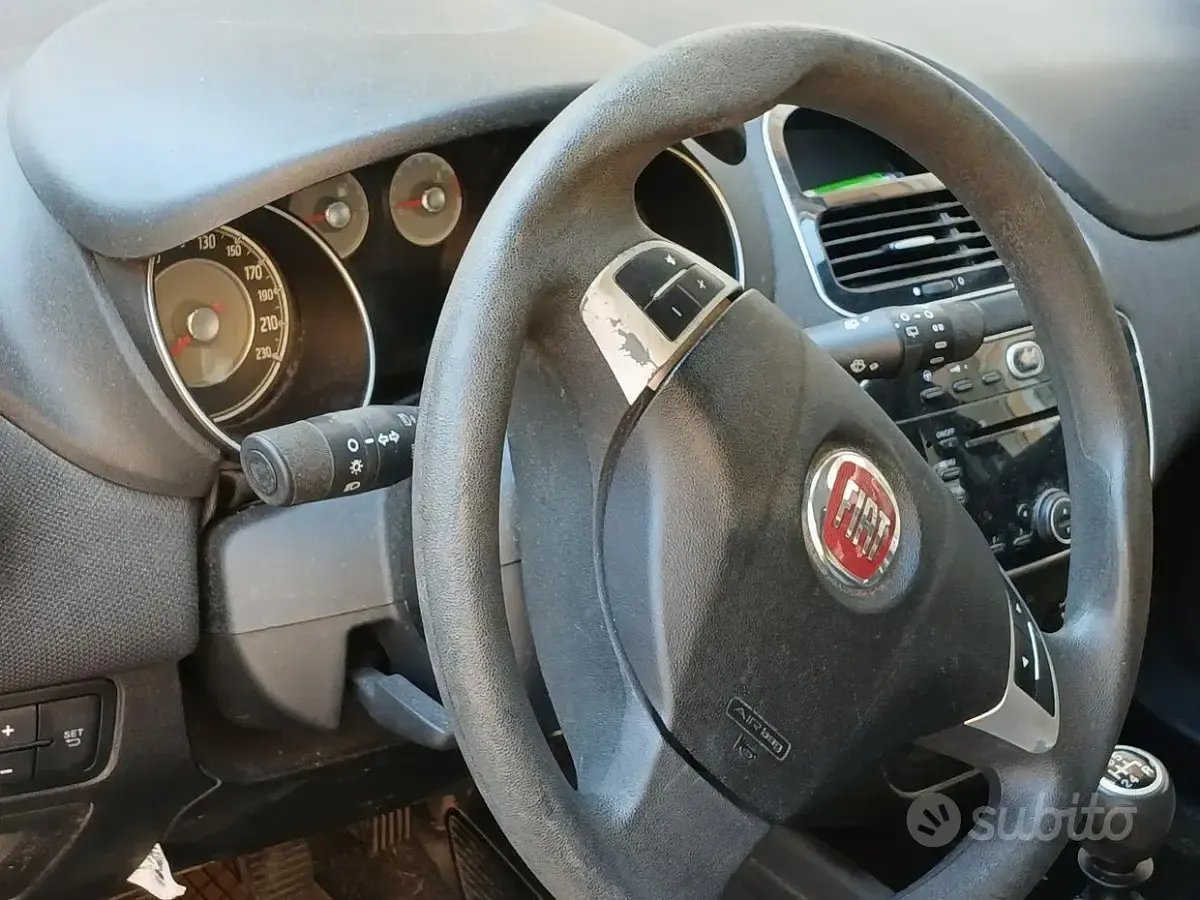 Usata Fiat Punto Street 69 CV (50 kW) 2017 Nero Utilitaria