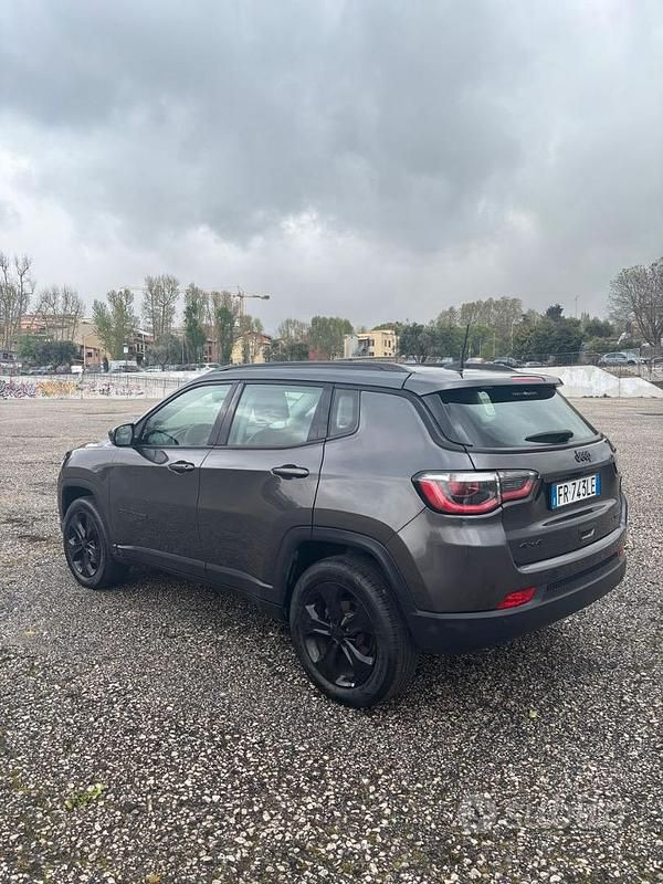 Usata Jeep Compass Night Eagle 140 CV (102 kW) 2018 Grigio SUV