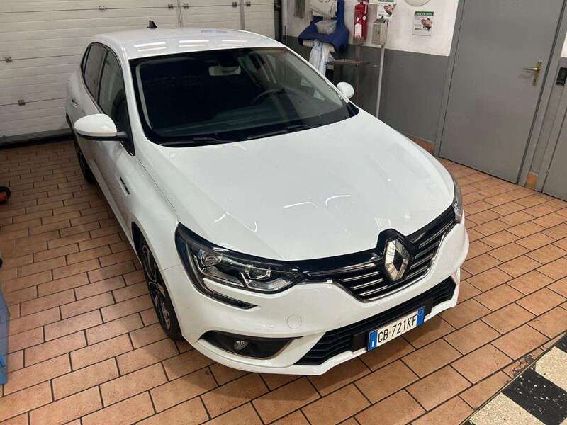 Usata Renault Mégane IV 140 CV (102 kW) 2021 Bianco Berlina