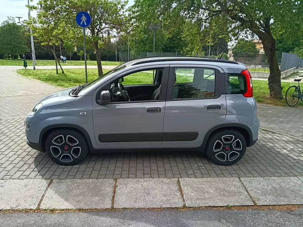 Usata Fiat Panda City Life 69 CV (50 kW) 2022 Grigio moda Utilitaria