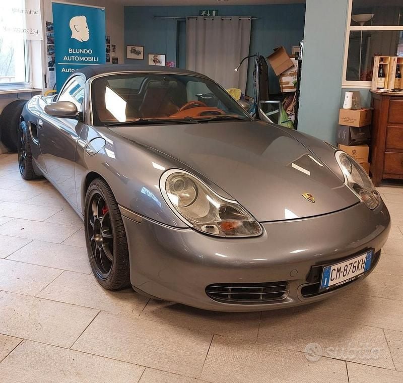 Usata Porsche Boxster 252 CV (185 kW) 2001 Grigio Cabrio