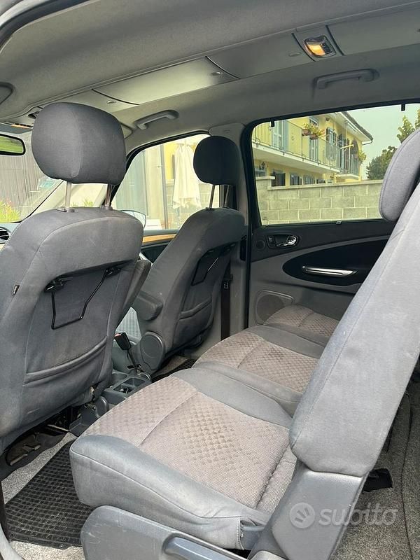 Begagnad Ford Galaxy 2007 Grå Minibuss