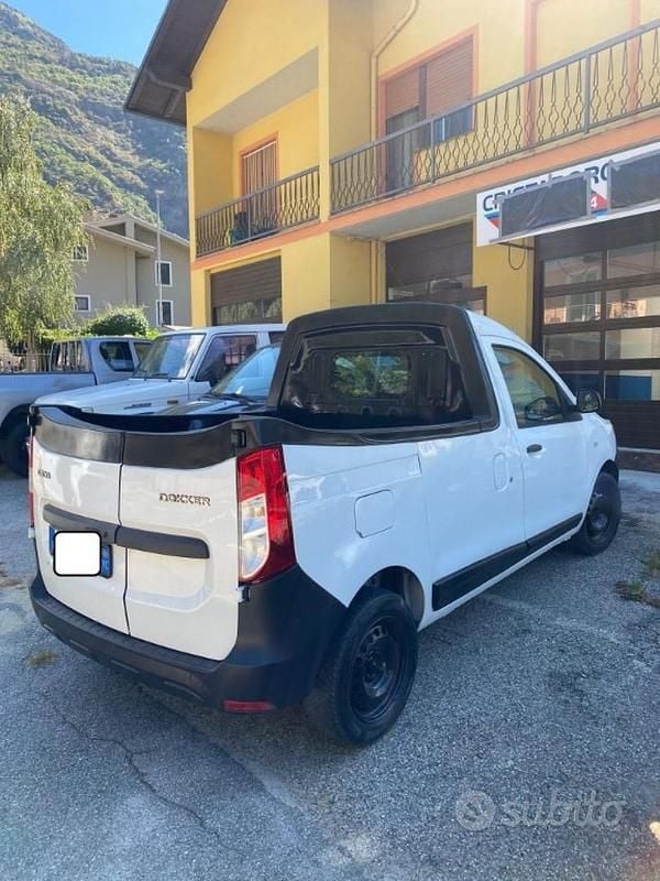 Usata Dacia Dokker 75 CV (55 kW) 2015 Bianco Monovolume