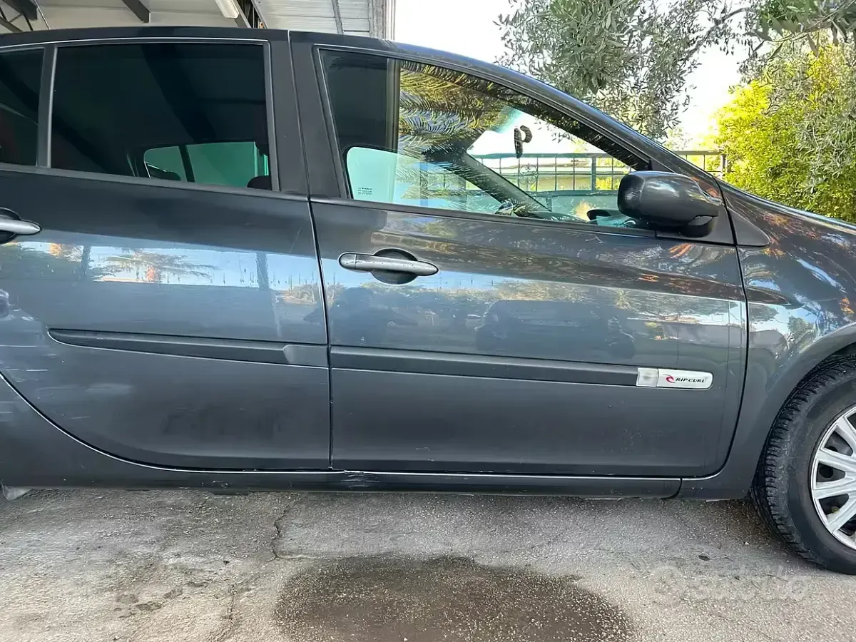 Usata Renault Clio II 105 CV (77 kW) 2007 Grigio Berlina