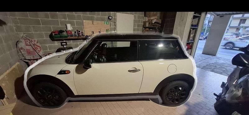 Usata Mini Cooper D 109 CV (80 kW) 2009 Utilitaria