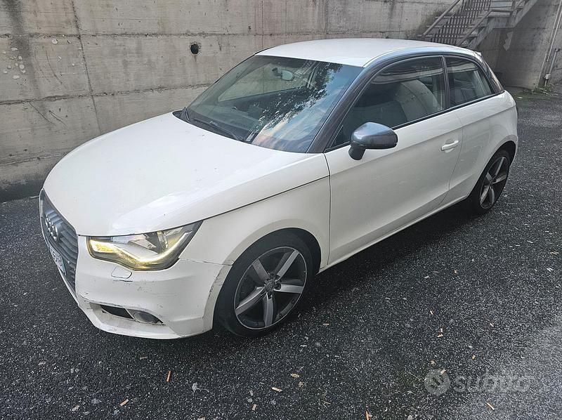 Bianco Usata 2011 Audi A1 Due volumi | 3500 € (Super prezzo) - Immagine 1/4