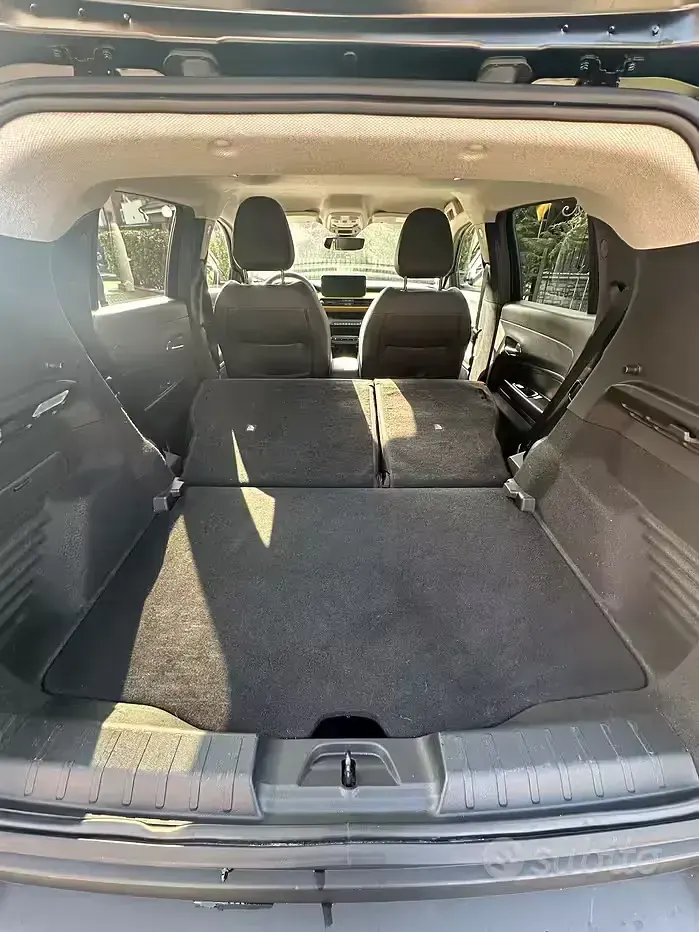 Usata Jeep Avenger Summit 61 kW (84 CV) 2023 Nero SUV