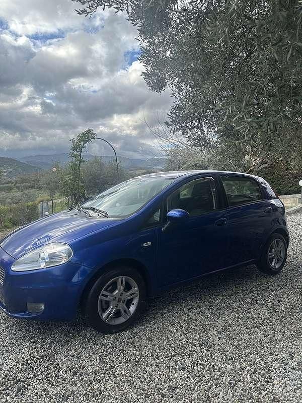 Usata Fiat Grande Punto Dynamic 75 CV (55 kW) 2005 Utilitaria