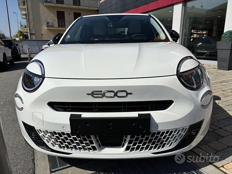 Usata Fiat 600 La Prima 110 CV (80 kW) 2025 Bianco SUV