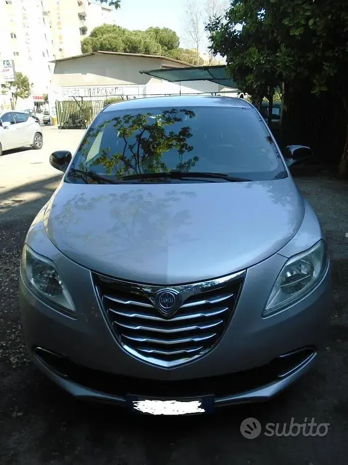 Usata Lancia Ypsilon 69 CV (50 kW) 2012 Grigio Utilitaria