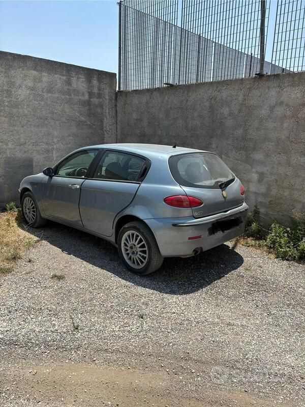 Usata Alfa Romeo 147 116 CV (85 kW) 2003 Utilitaria