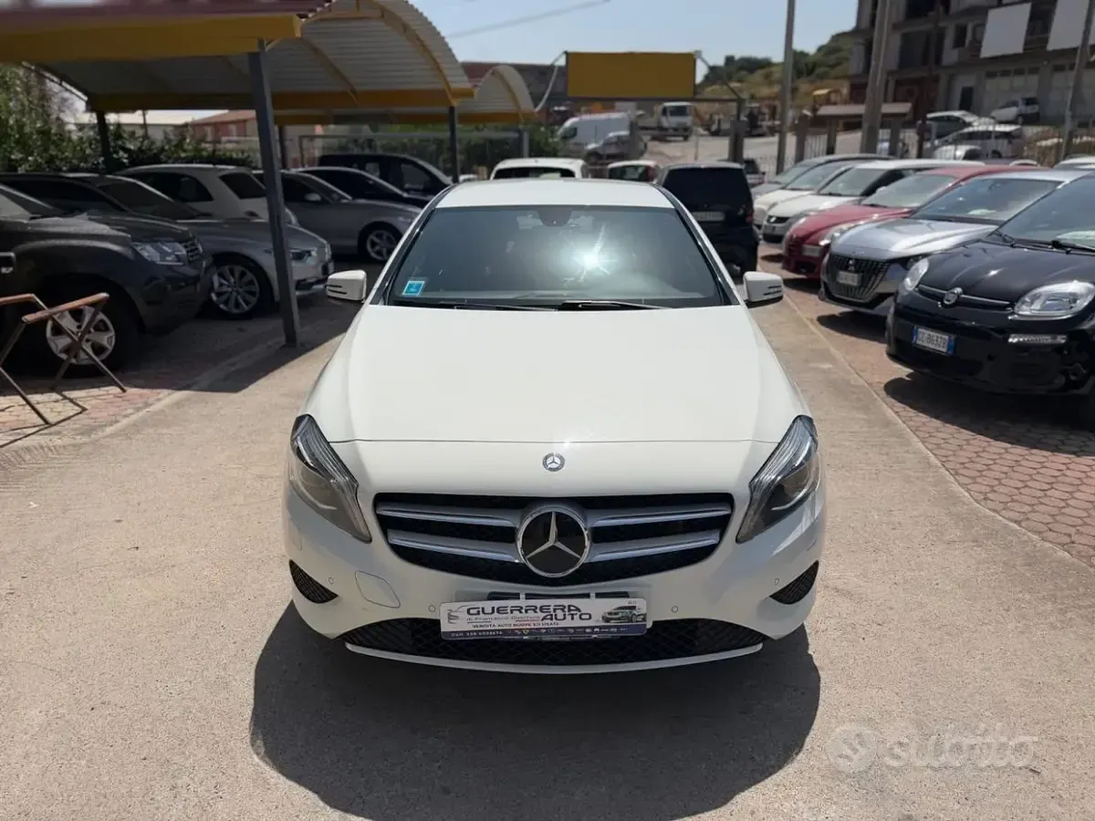Usata Mercedes A180 109 CV (80 kW) 2016 Bianco Utilitaria