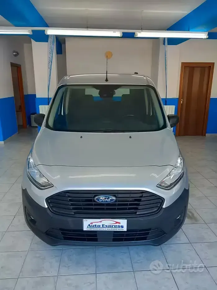 Begagnad Ford Tourneo Connect 120 HK (88 kW) 2019 Grå Minibuss