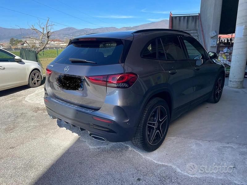 Usado Mercedes GLA200 AMG 150 CV (110 kW) 2023 Gris SUV