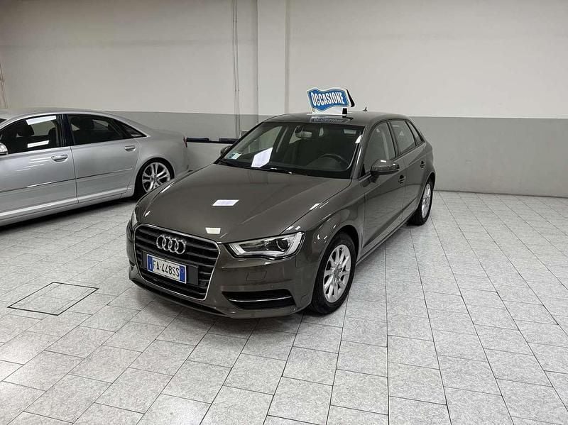 Grigio Usata 2015 Audi A3 Ambiente Tre volumi | 12.900 € (Ottimo prezzo) - Immagine 1/4