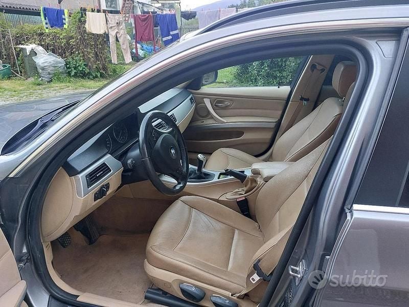 Usata BMW 318 2010 Grigio Station wagon