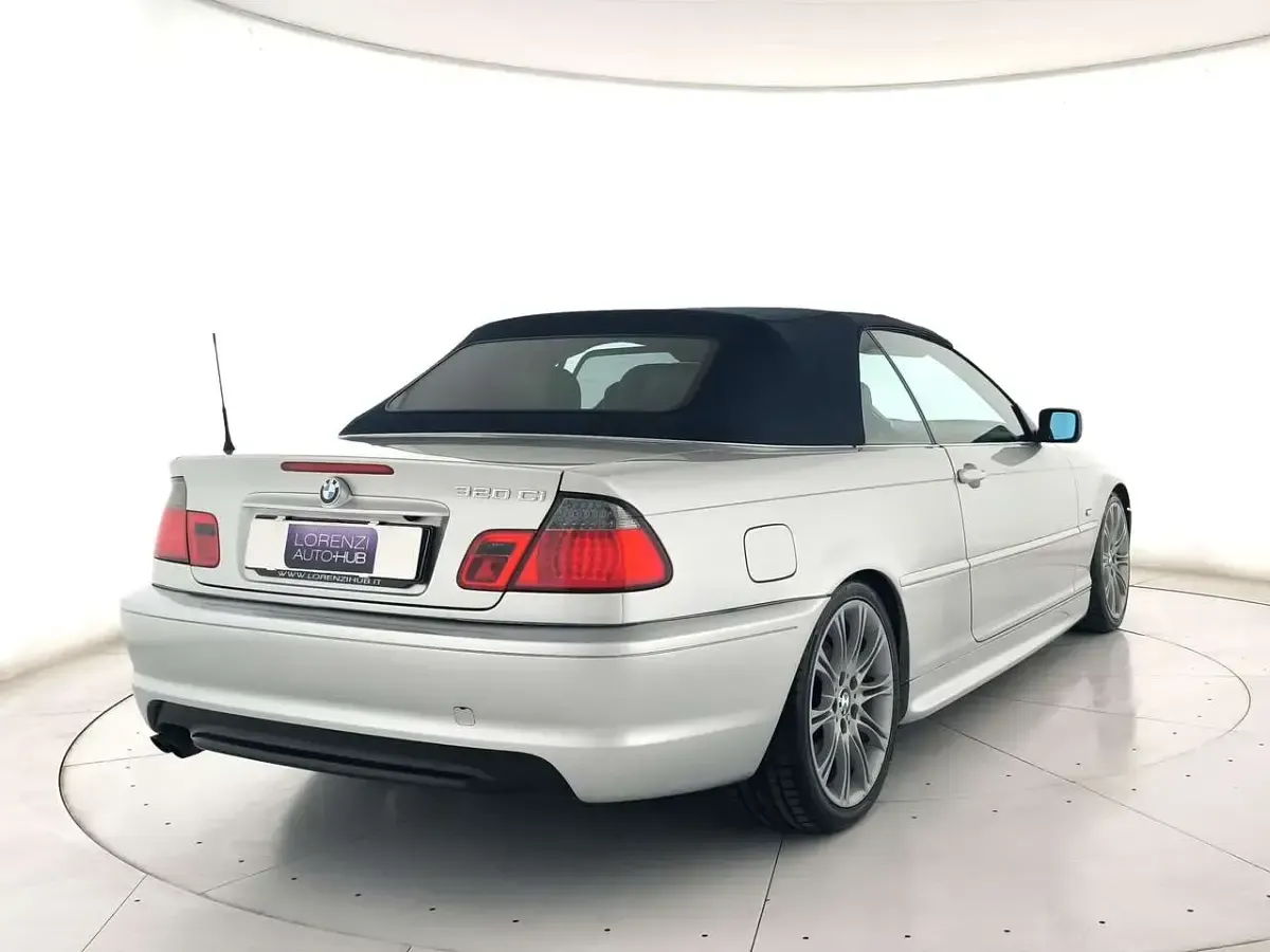 Usata BMW 320 Cabriolet 170 CV (125 kW) 2000 Argento metallizzato Cabrio