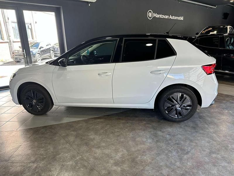 Nuova Skoda Fabia 95 CV (69 kW) 2025 Bianco luna  tetto nero Utilitaria