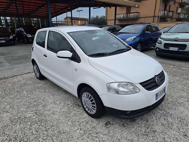 Bianco Usata 2011 VW Fox Due volumi | 3900 € (Buon prezzo) - Immagine 1/4