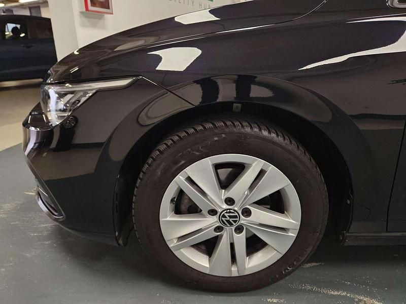 Usata VW Golf VIII Life 116 CV (85 kW) 2022 Nero Berlina