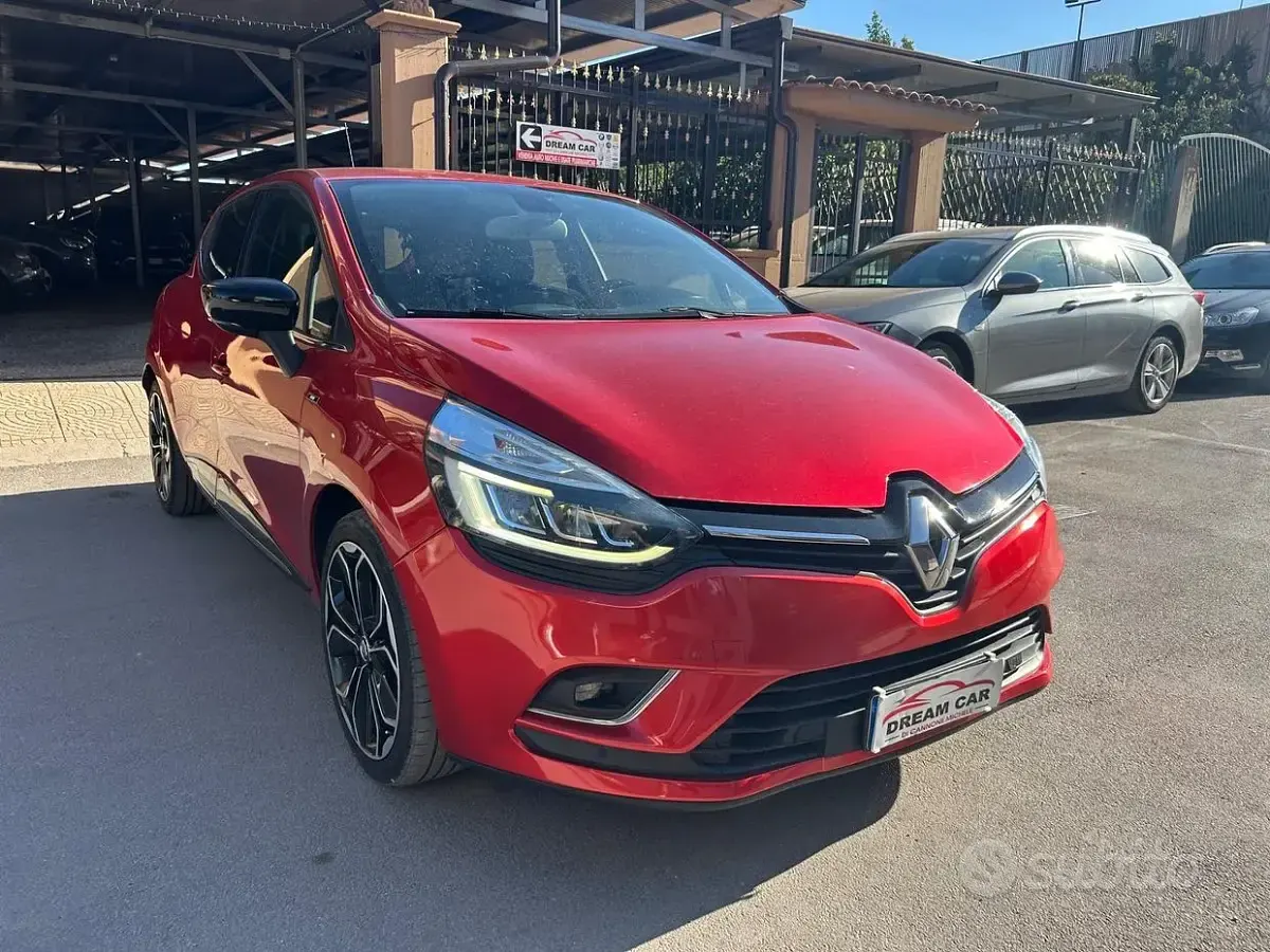 Usata Renault Clio IV Life 90 CV (66 kW) 2019 Rosso Berlina