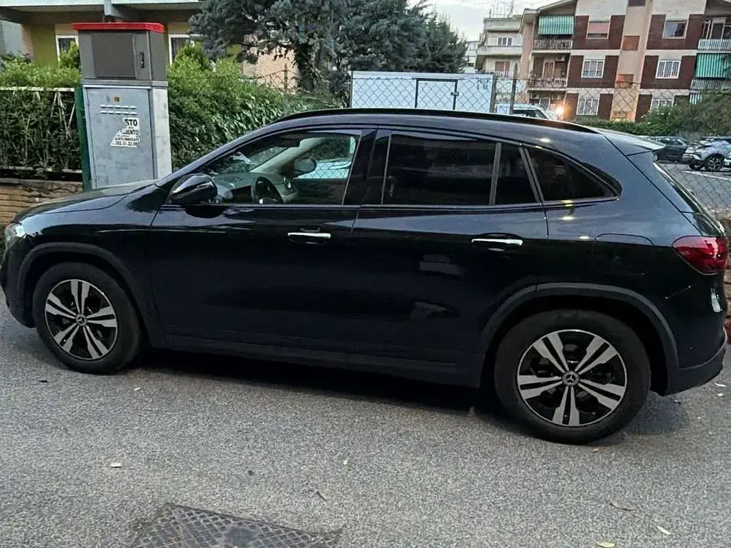 Usata Mercedes GLA200 Executive 150 CV (110 kW) 2023 Nero SUV