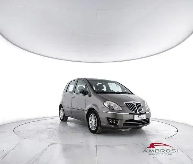 Usata Lancia Musa 69 CV (50 kW) 2008 Oro Monovolume