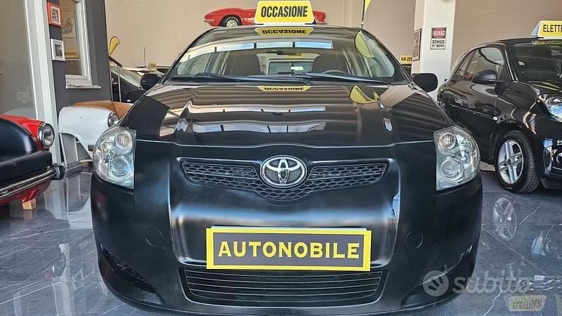 Usata Toyota Auris Sol 97 CV (71 kW) 2007 Nero Utilitaria