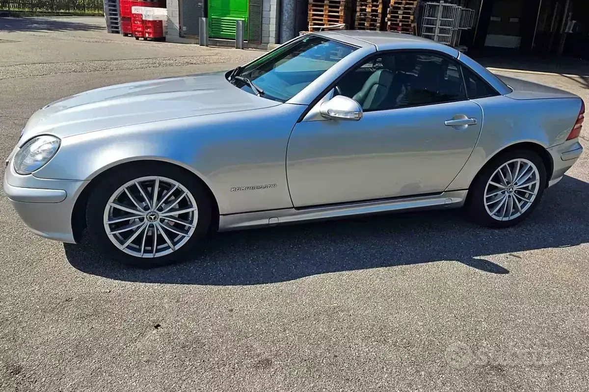 Usata Mercedes SLK200 163 CV (119 kW) 2002 Grigio Cabrio