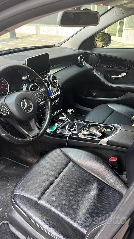 Usata Mercedes C180 129 CV (94 kW) 2016 Nero Station wagon