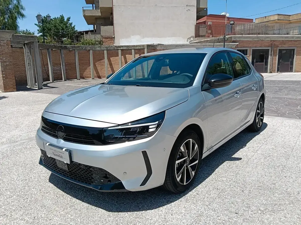 Usata Opel Corsa 101 CV (74 kW) 2025 Grigio Utilitaria