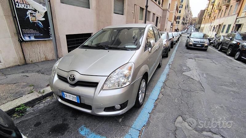 Usata Toyota Corolla Verso 136 CV (100 kW) 2008 Grigio Monovolume