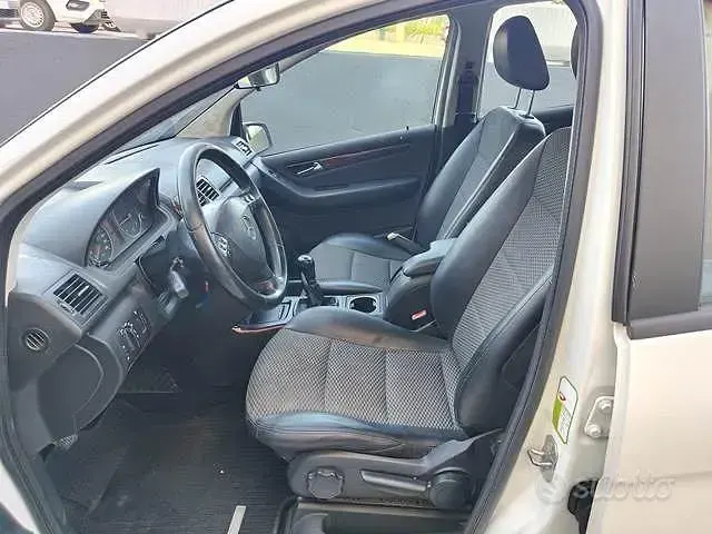 Usata Mercedes A180 109 CV (80 kW) 2010 Bianco Berlina