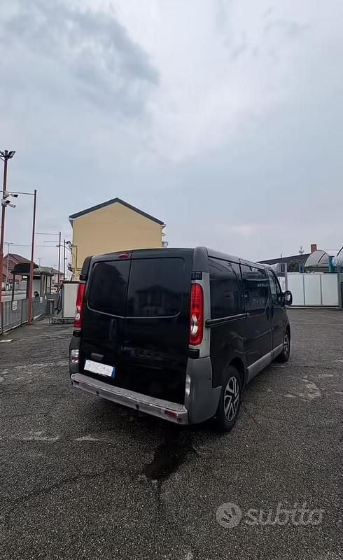Usata Opel Vivaro 2011 Monovolume
