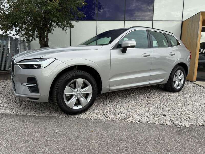 Usata Volvo XC60 Core 197 CV (144 kW) 2024 Silver dawn SUV