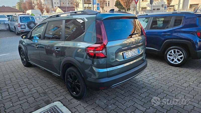 Usata Dacia Jogger Extreme 110 CV (80 kW) 2024 Verde Monovolume