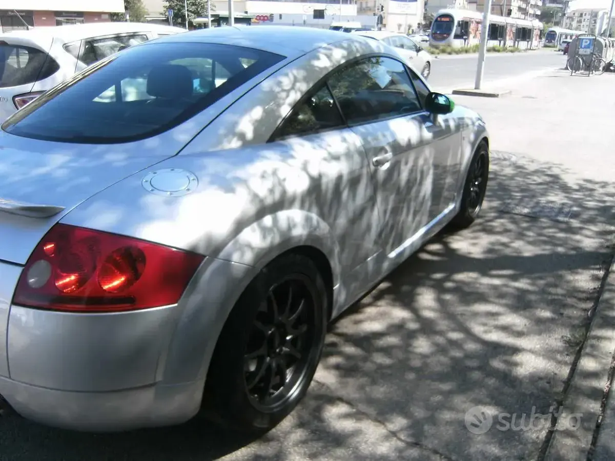 Usata Audi TT 225 CV (165 kW) 2000 Grigio Coupé