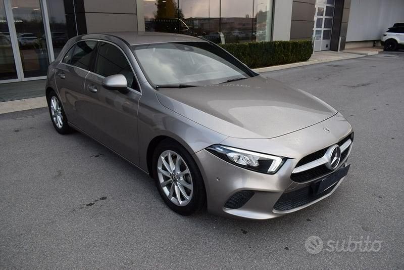 Usata Mercedes A200 Premium 163 CV (119 kW) 2021 Grigio Berlina
