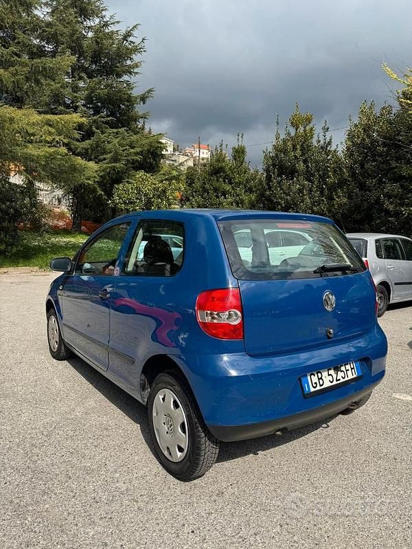 Usata VW Fox Sport 54 CV (39 kW) 2005 Blu Utilitaria