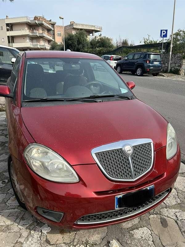 Usata Lancia Ypsilon 60 CV (44 kW) 2007 Rosso Utilitaria