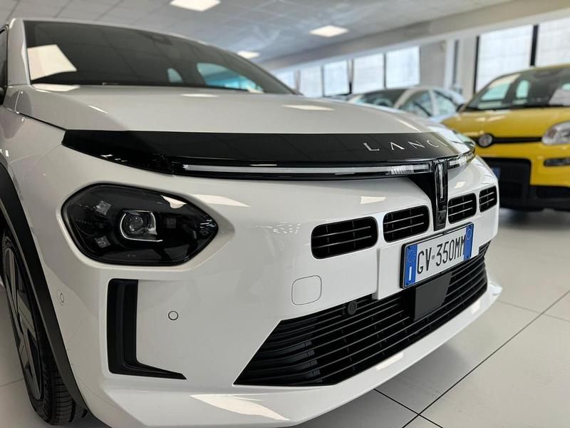 Usata Lancia Ypsilon 99 CV (72 kW) 2024 Bianco Utilitaria