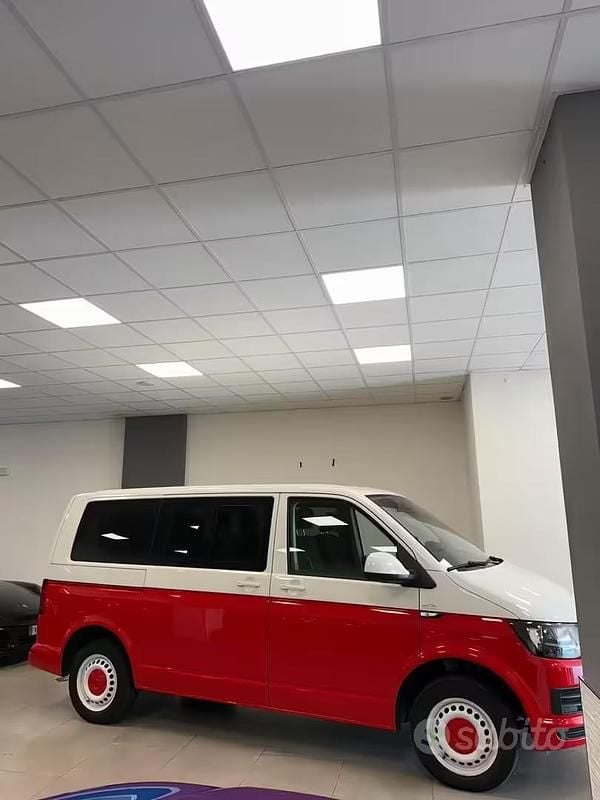 Usata VW Caravelle Comfortline 150 CV (110 kW) 2018 Bianco Monovolume