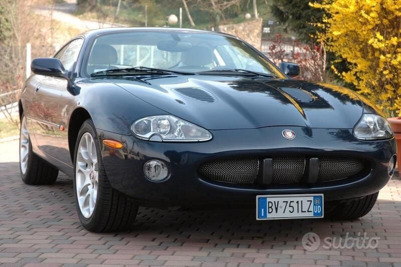 Usata Jaguar XKR 363 CV (266 kW) 2001 Blu Coupé