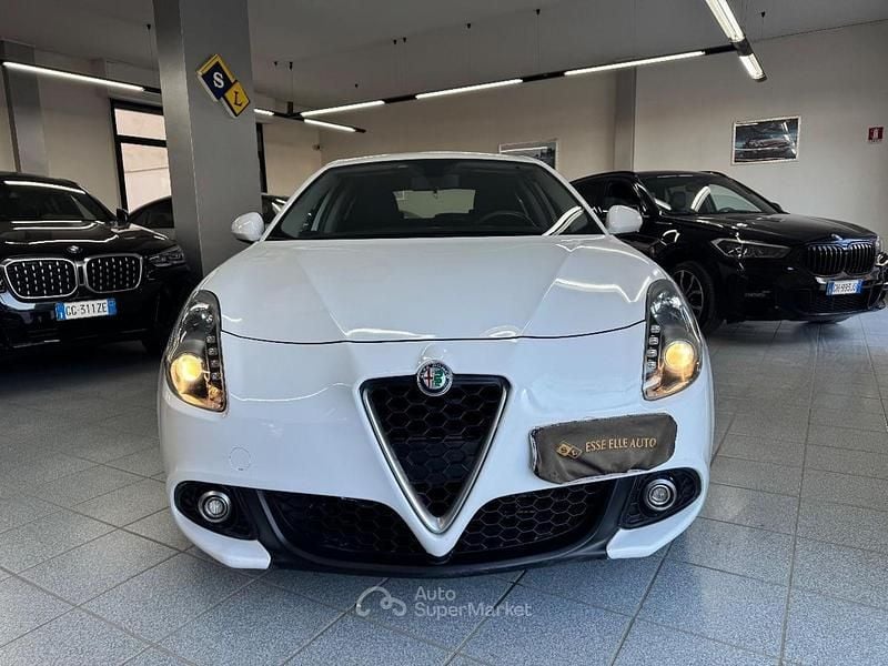 Usata Alfa Romeo Giulietta Super 121 CV (88 kW) 2016 Bianco Utilitaria