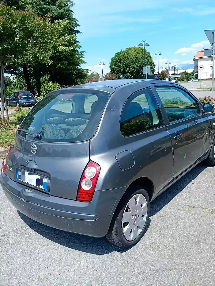 Usata Nissan Micra 80 CV (58 kW) 2006 Grigio Berlina