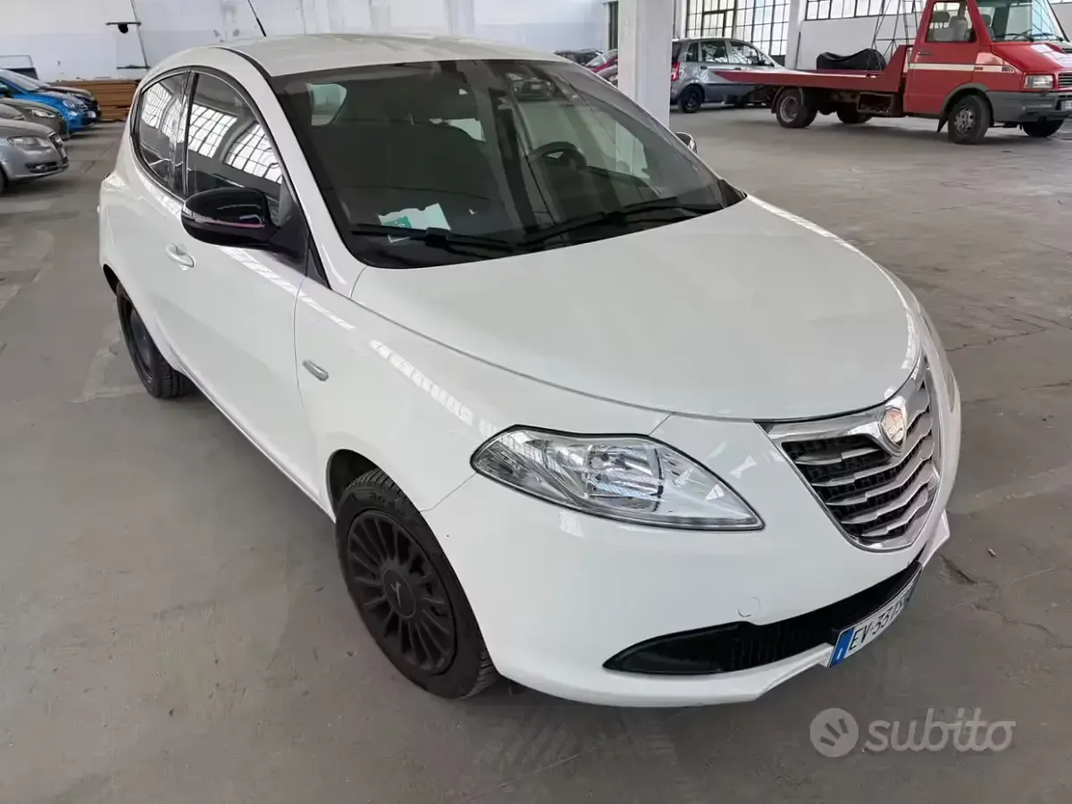 Usata Lancia Ypsilon S 69 CV (50 kW) 2014 Bianco Utilitaria