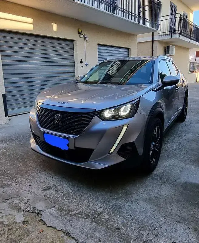 Usata Peugeot 2008 Allure 131 CV (96 kW) 2021 Grigio SUV